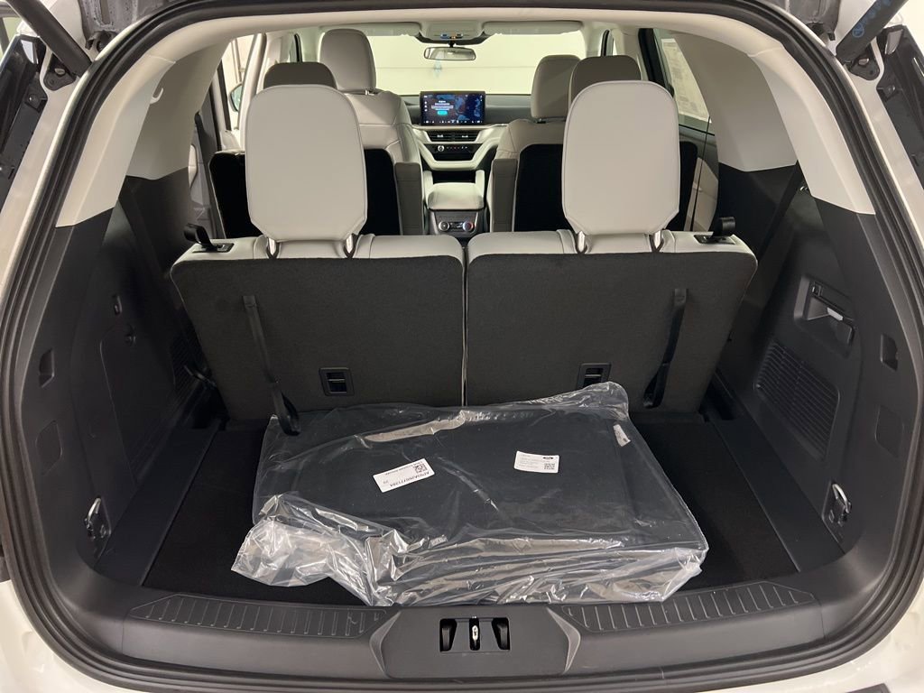 New 2026 Ford Explorer Active image 31