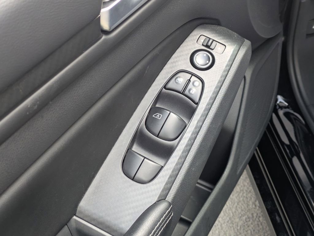 Used 2025 Nissan Altima 2.5 SV image 13