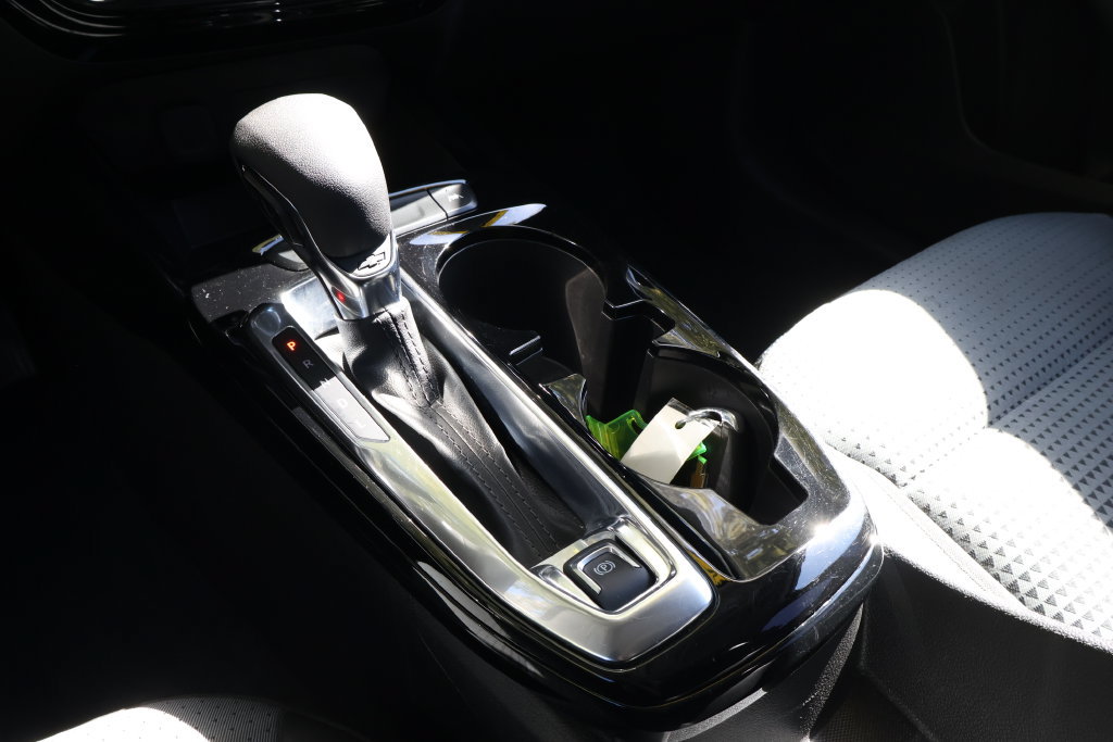 Used 2025 Chevrolet Trax LT FWD image 19