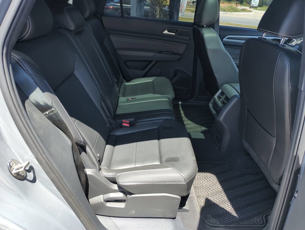 Certified 2023 Volkswagen Atlas Cross Sport SEL R-Line AWD/4WD image 34