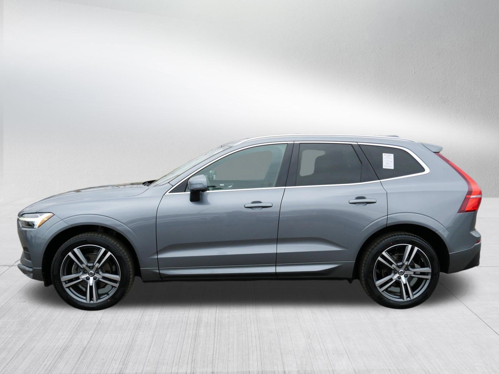 Used 2021 Volvo XC60 T5 Momentum w/ Premium Package image 4