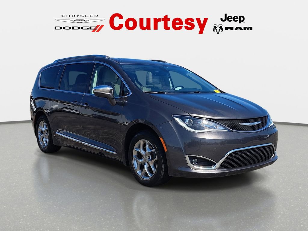 Used 2018 Chrysler Pacifica Limited FWD image 1
