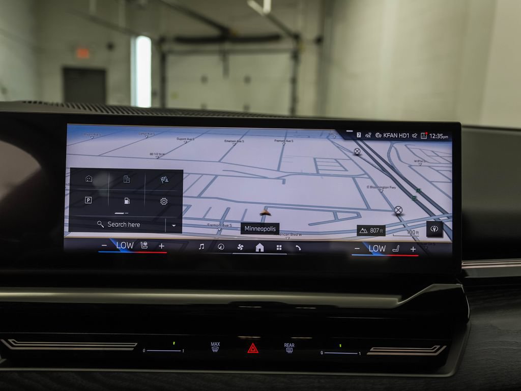Used 2026 BMW 530i xDrive AWD/4WD image 17
