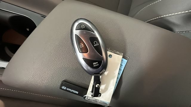 Certified 2025 Hyundai Elantra SEL FWD image 20