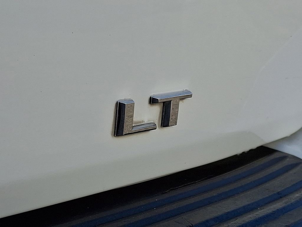 Used 2023 Chevrolet Suburban LT image 34