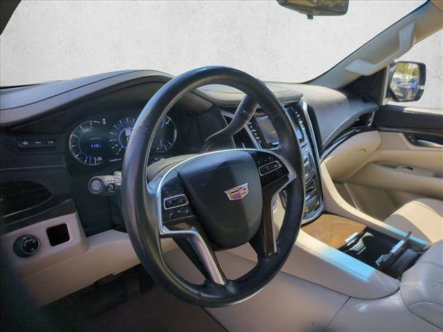 Used 2018 Cadillac Escalade ESV Luxury image 10