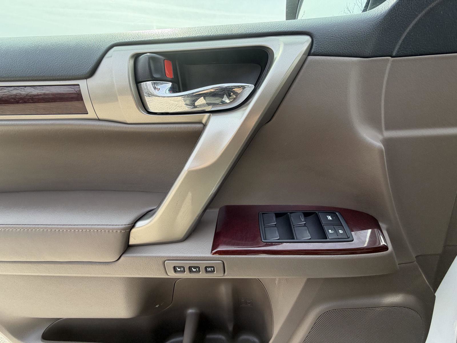 Used 2019 Lexus GX 460 Premium image 16