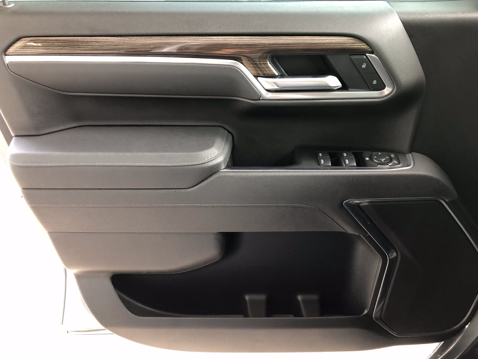 Used 2026 Chevrolet Silverado 1500 LT AWD/4WD image 33