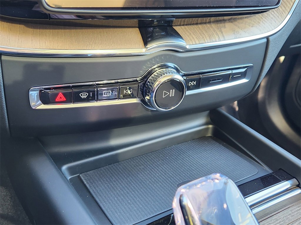 New 2026 Volvo XC60 B5 Plus w/ Climate Package image 16