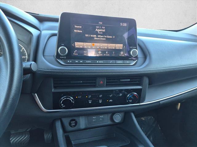 Used 2024 Nissan Rogue S FWD image 14