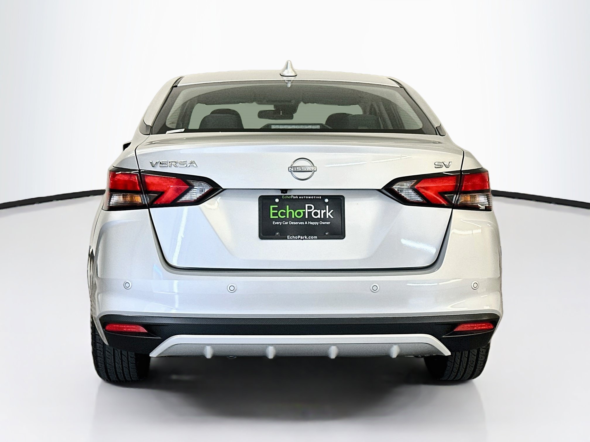 Used 2024 Nissan Versa SV FWD image 7