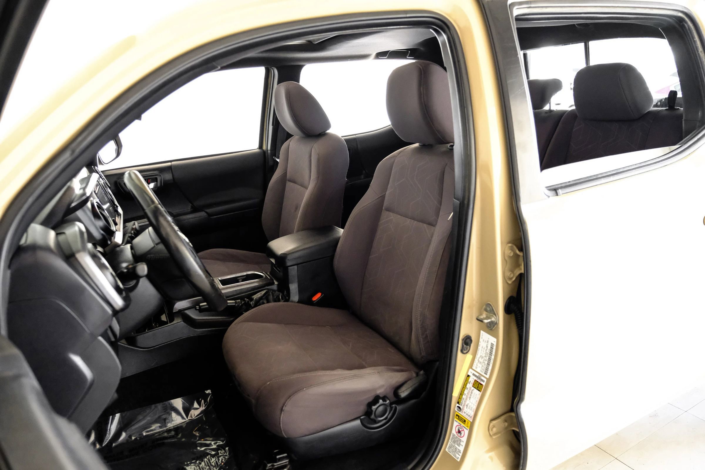 Used 2017 Toyota Tacoma TRD Off-Road image 26