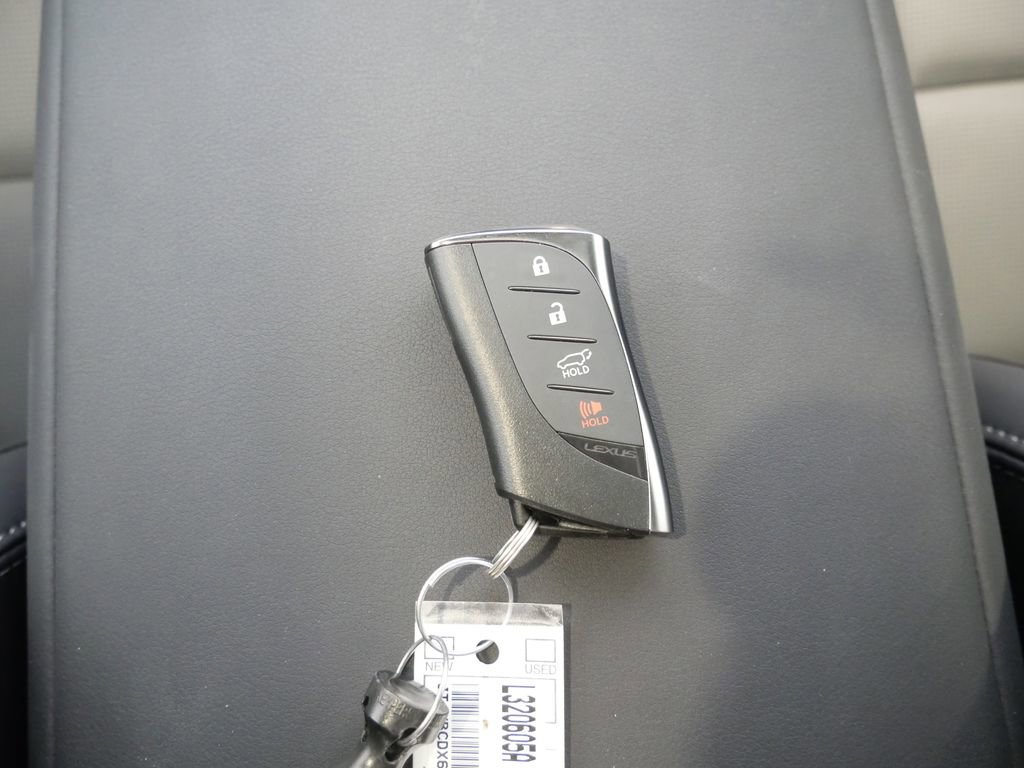 Used 2026 Lexus GX 550 w/ Accessory Package (2T) AWD/4WD image 32