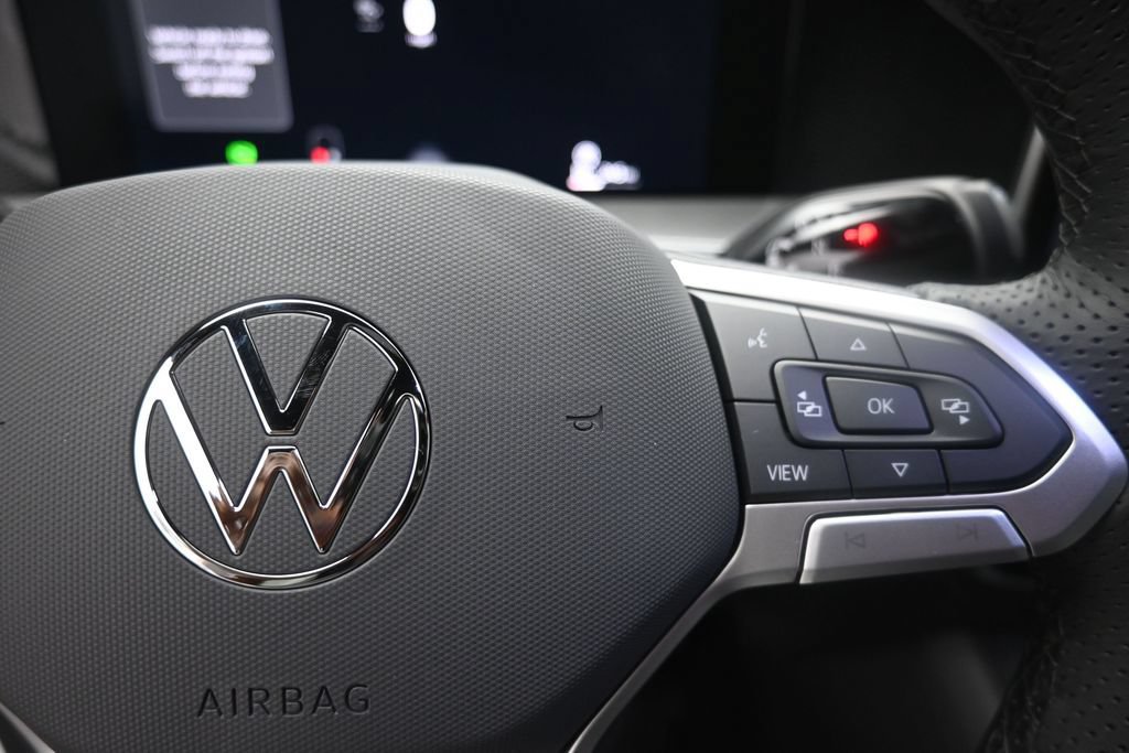 New 2026 Volkswagen Tiguan SE R-Line FWD image 14