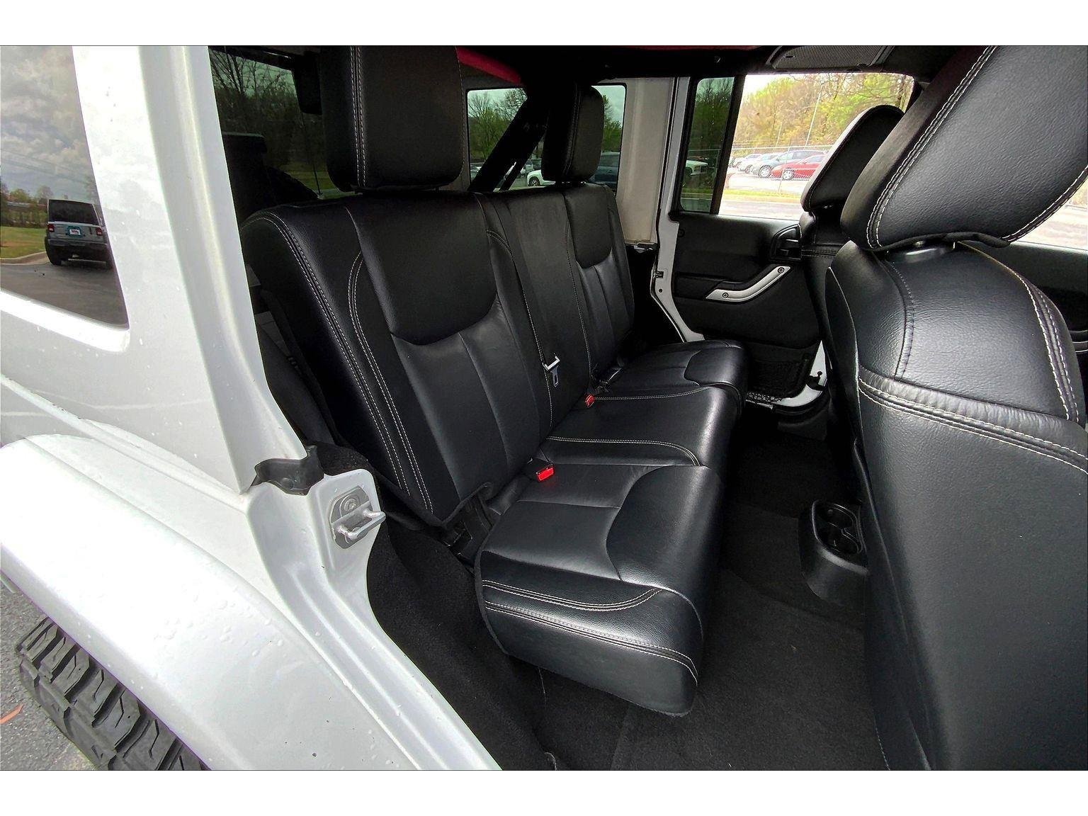 Used 2016 Jeep Wrangler Unlimited Sahara w/ Dual Top Group image 22