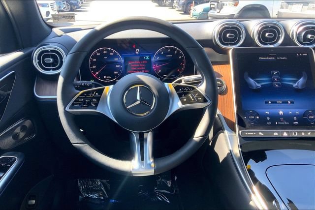 Used 2026 Mercedes-Benz GLC 300 4MATIC image 4