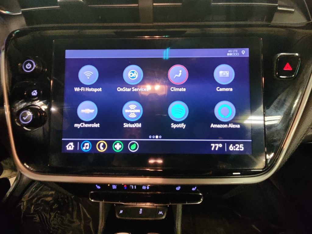 Used 2022 Chevrolet Bolt LT w/ Infotainment Package FWD image 18
