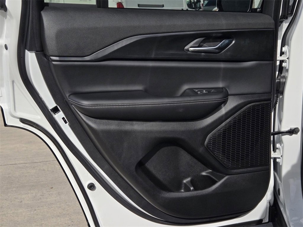 New 2025 Jeep Grand Cherokee Altitude image 10