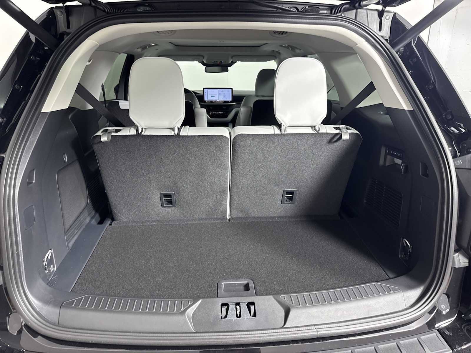 New 2026 Ford Explorer Platinum w/ LUX Leather Package AWD/4WD image 18