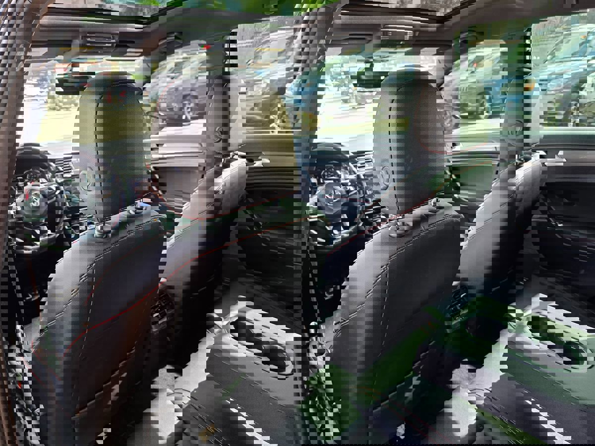 Used 2021 Volkswagen GTI SE image 26