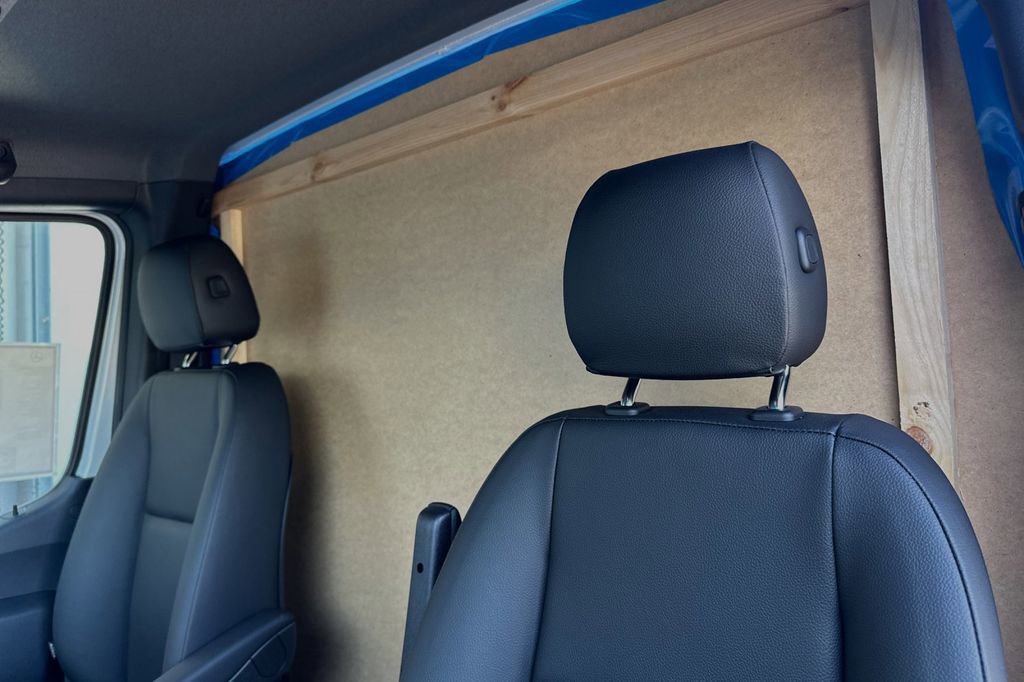 Used 2024 Mercedes-Benz Sprinter 4500 image 10