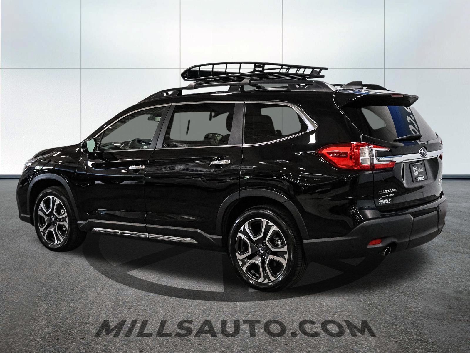 Used 2025 Subaru Ascent Touring w/ Popular Package #2 AWD/4WD image 4