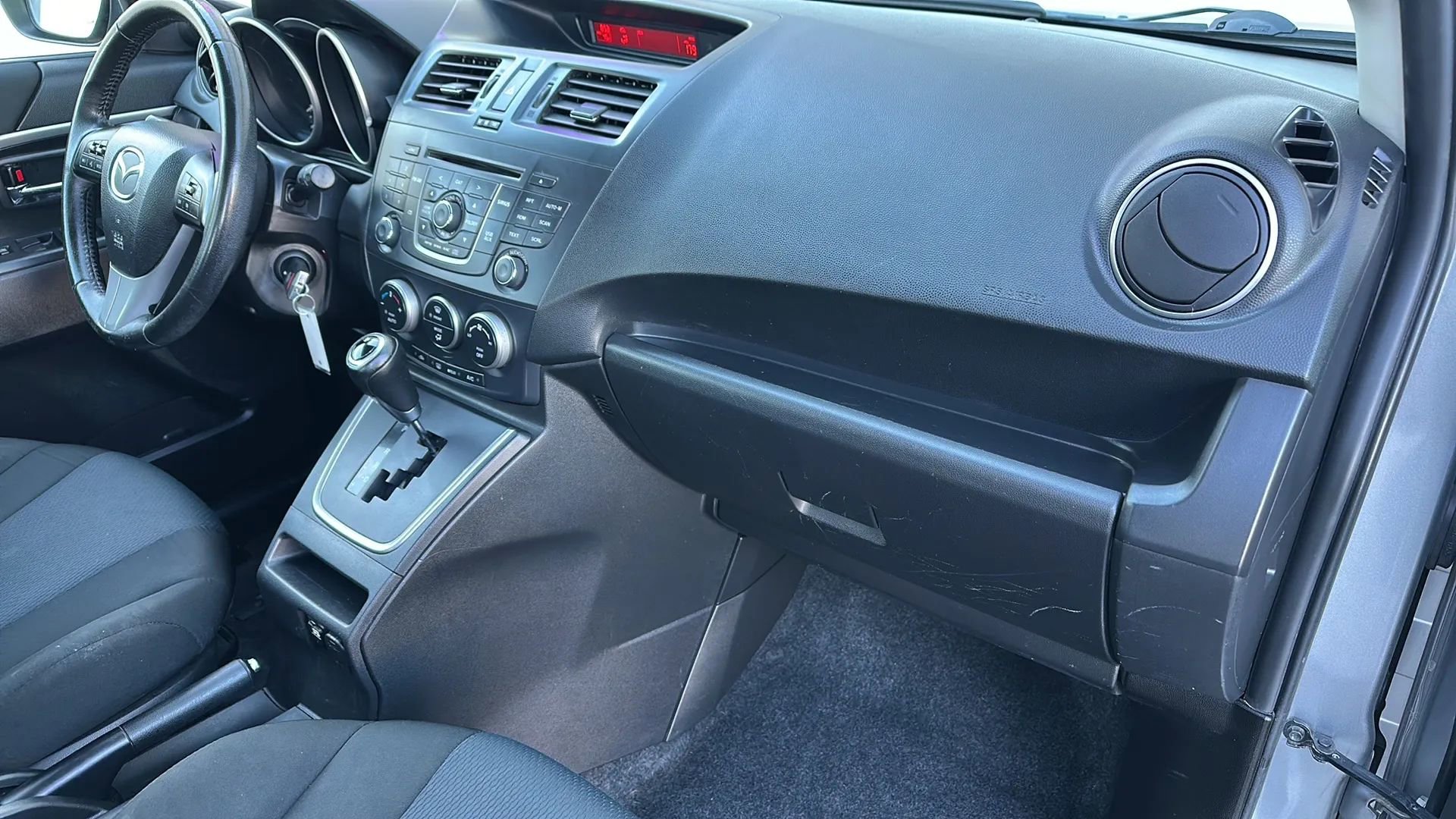 Used 2015 MAZDA MAZDA5 Touring image 19