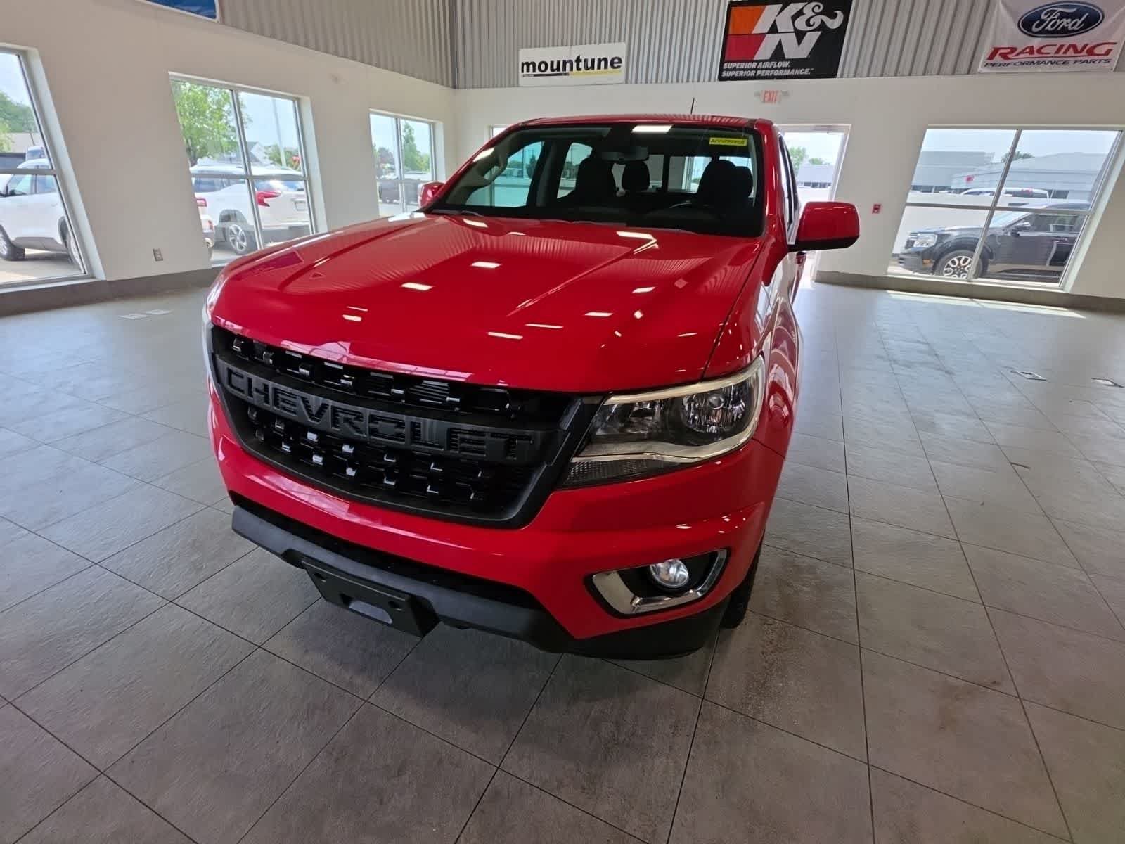 Used 2019 Chevrolet Colorado LT w/ Colorado RST Special Edition AWD/4WD image 2