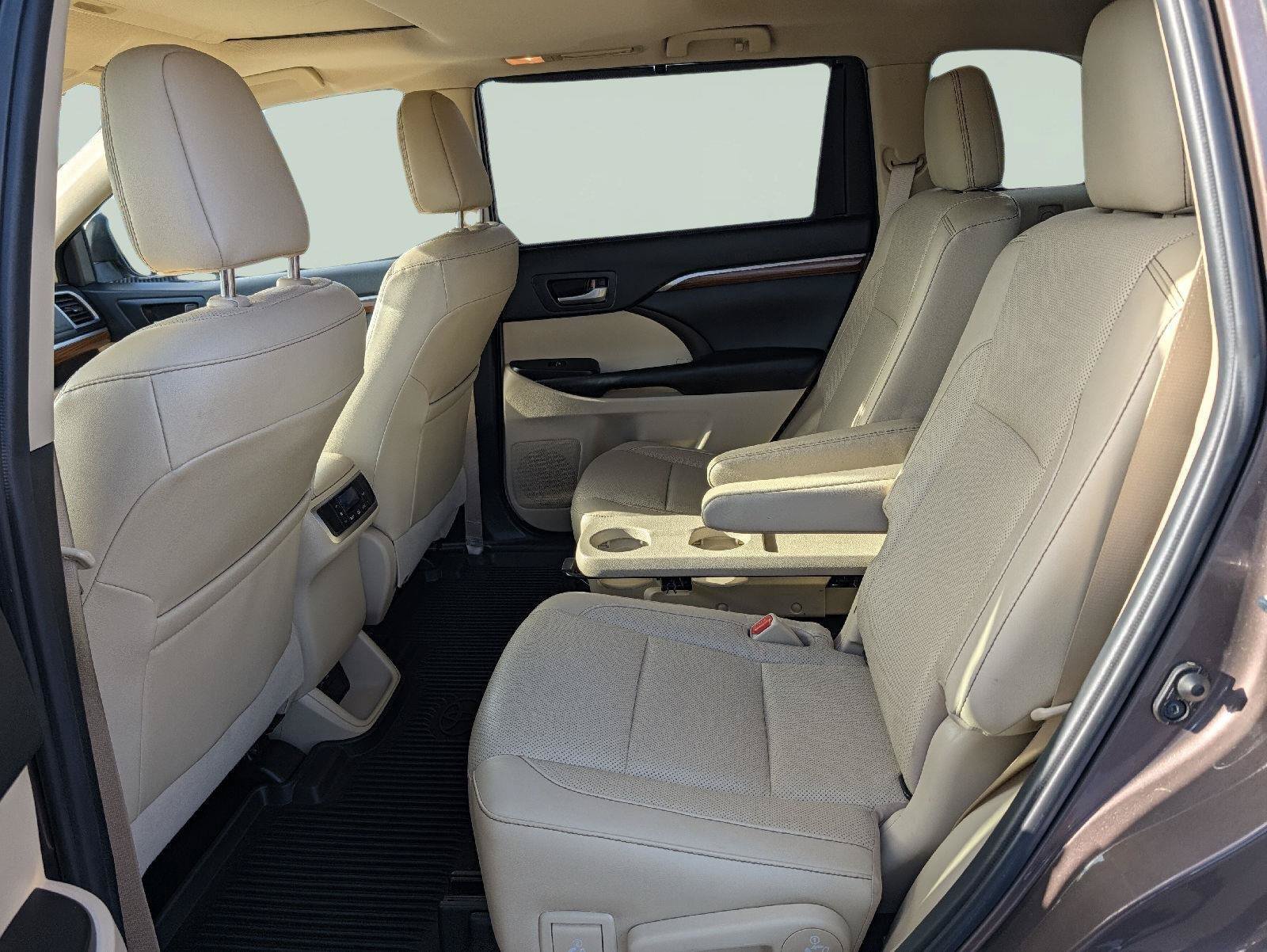 Used 2019 Toyota Highlander Limited AWD/4WD image 19