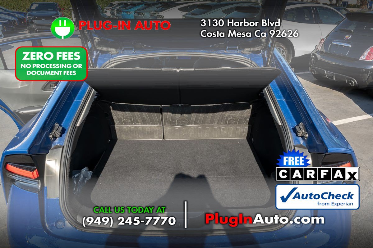 Used 2023 Toyota Prius XLE AWD/4WD image 10