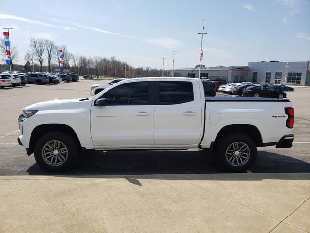 Used 2024 Chevrolet Colorado LT w/ LT Convenience Package III image 9
