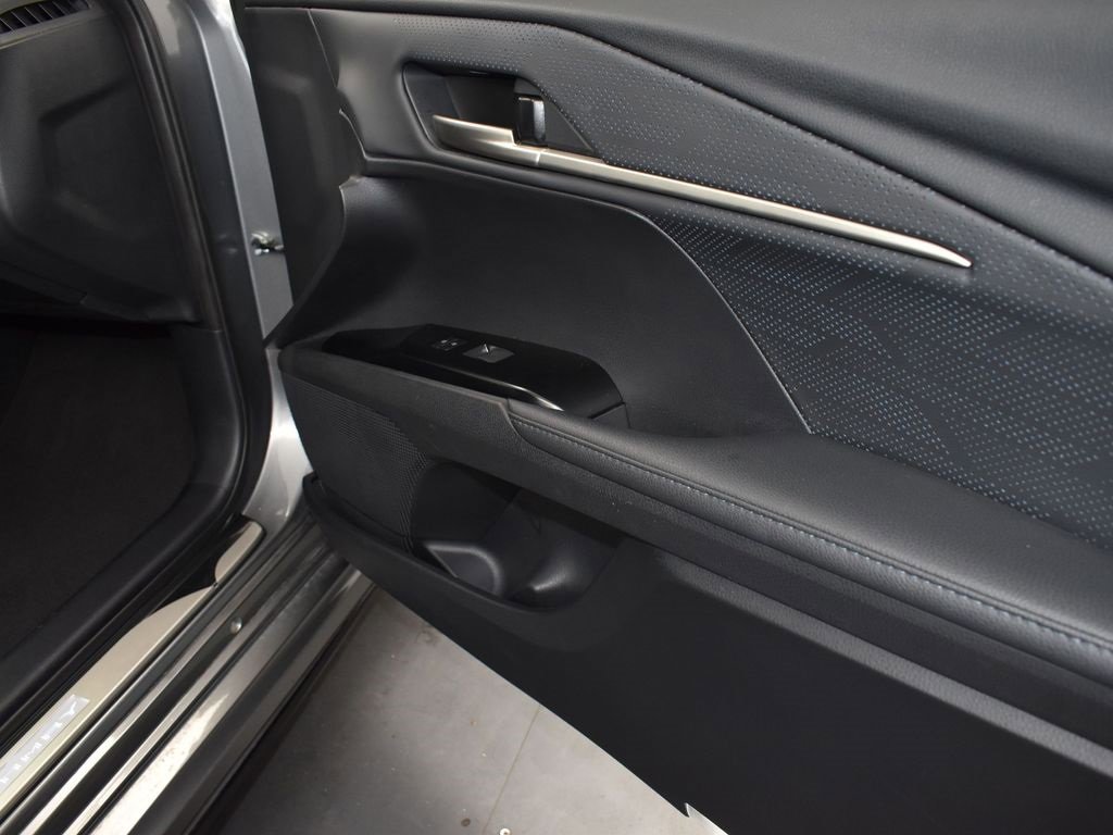 Used 2025 Toyota Camry XSE image 23