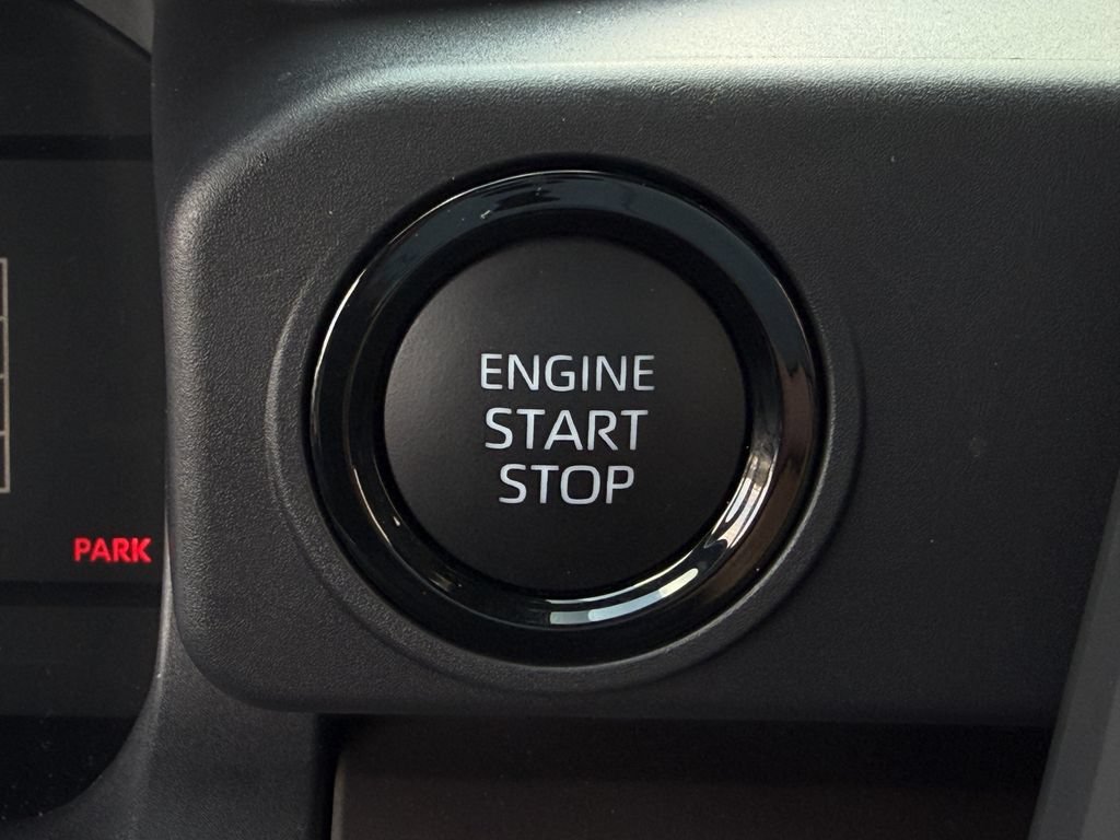 Used 2025 Toyota Tacoma SR5 AWD/4WD image 22