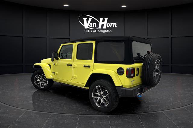 Used 2024 Jeep Wrangler Unlimited image 3