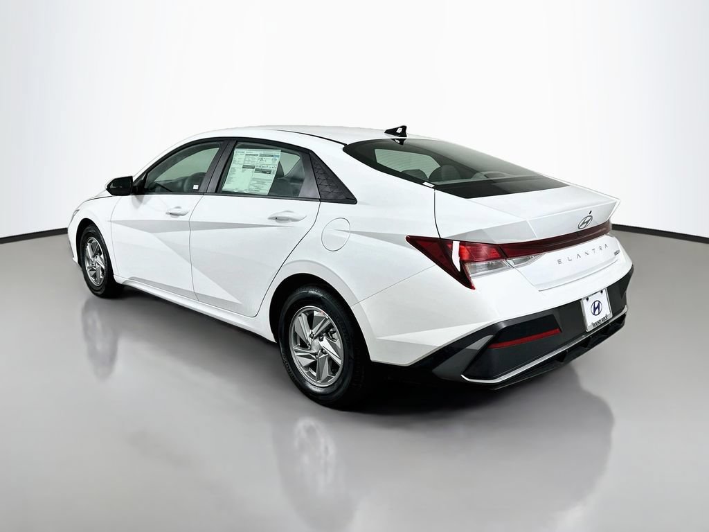 New 2026 Hyundai Elantra SE FWD image 7