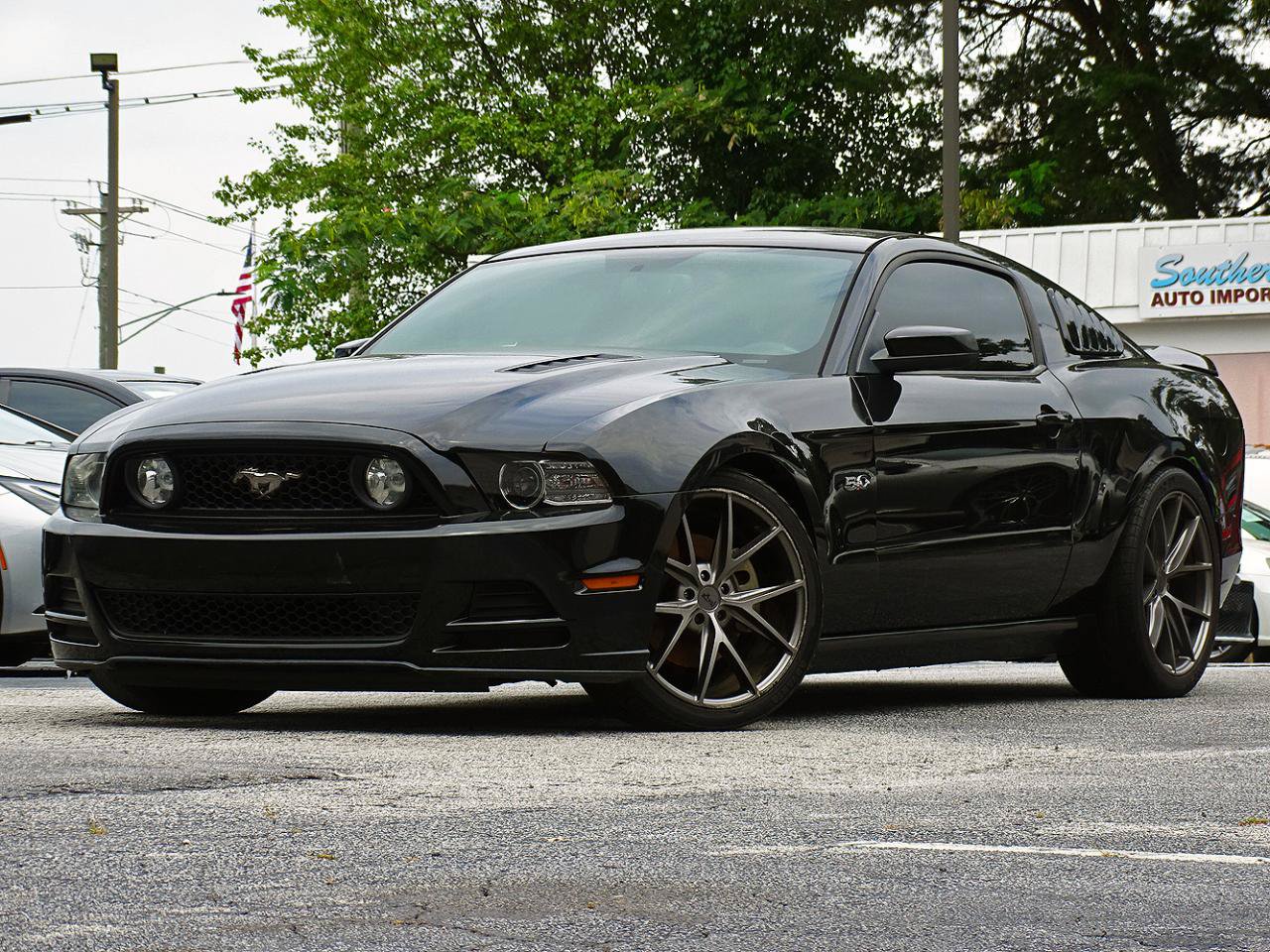 Used 2013 Ford Mustang GT Premium w/ Electronics Pkg RWD image 5
