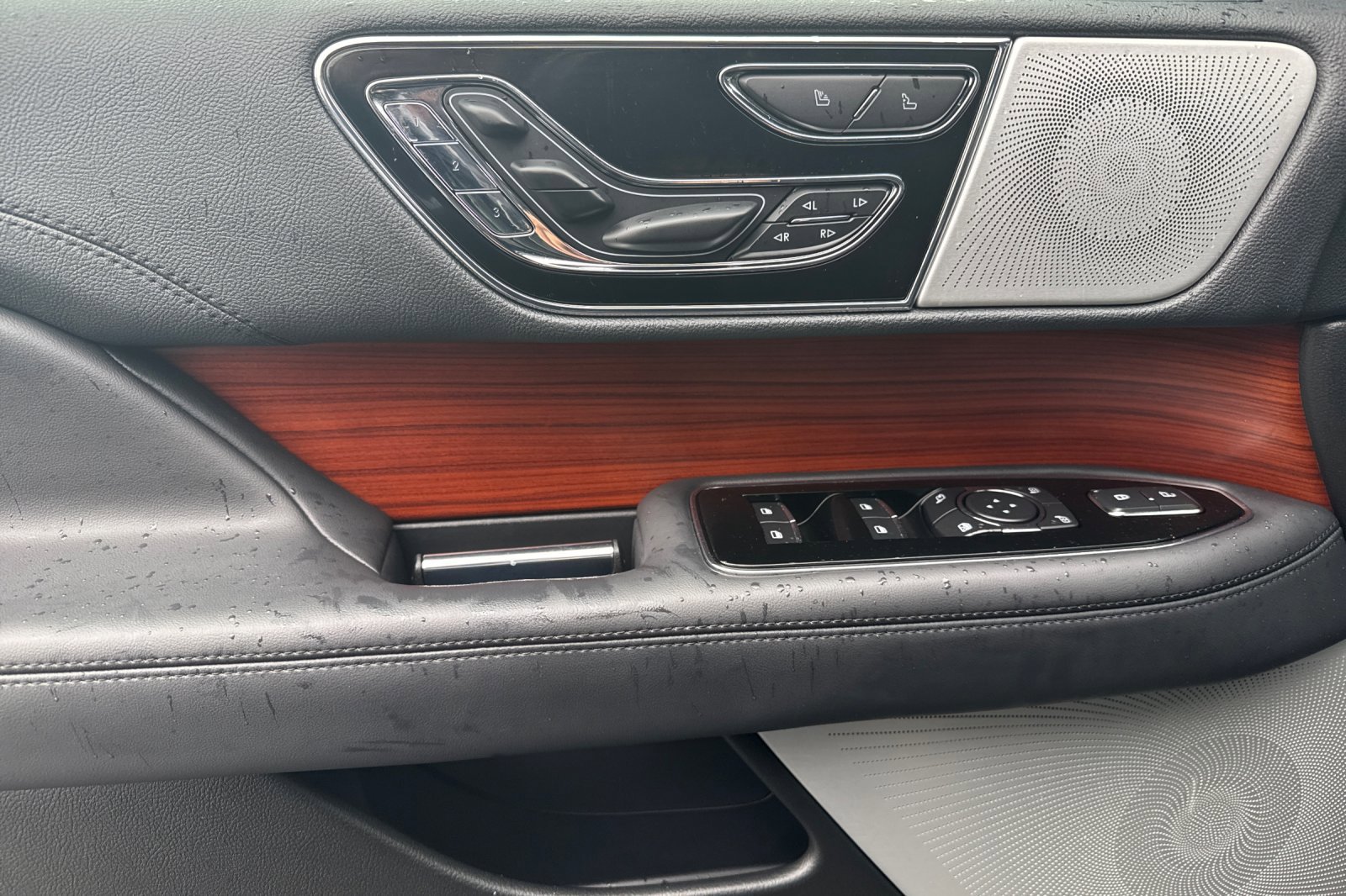 Certified 2024 Lincoln Navigator L Reserve AWD/4WD image 11