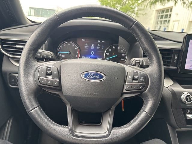 Used 2020 Ford Explorer XLT w/ Equipment Group 202A AWD/4WD image 15