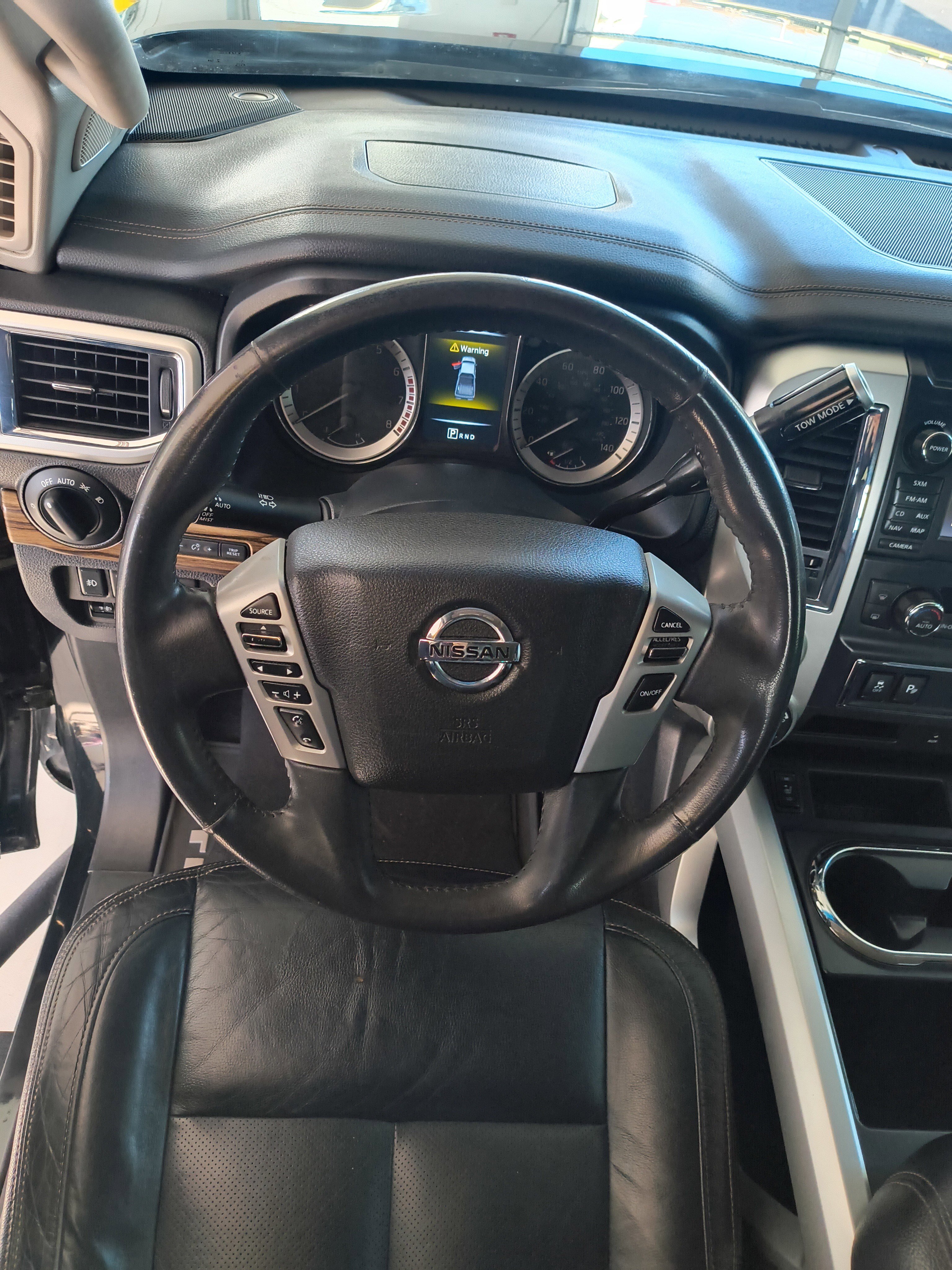 Used 2017 Nissan Titan SL image 12