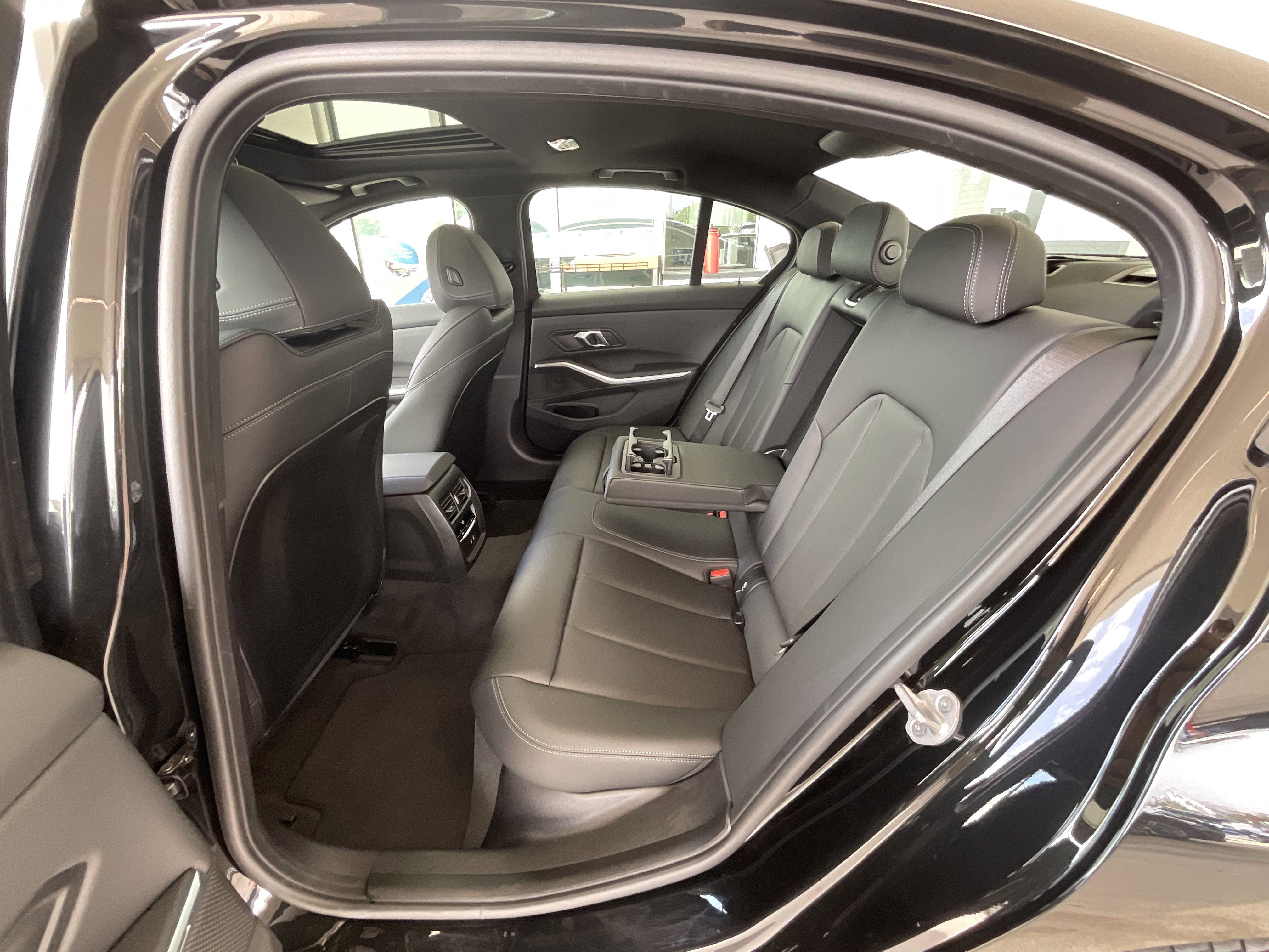 Certified 2025 BMW 330i Sedan w/ Convenience Package image 26