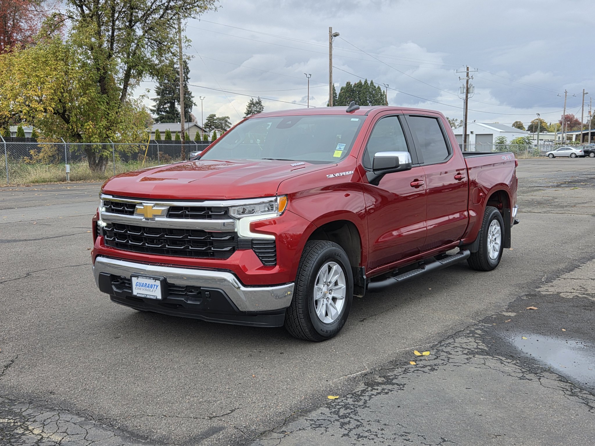 Used 2023 Chevrolet Silverado 1500 LT AWD/4WD image 3