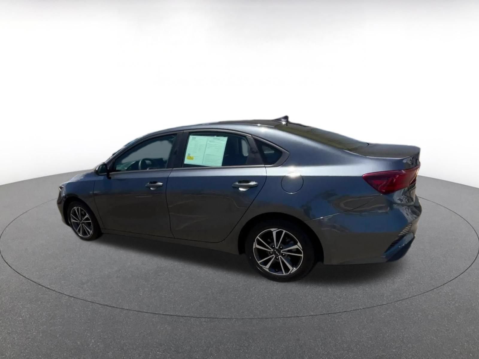 Used 2024 Kia Forte LXS FWD image 9