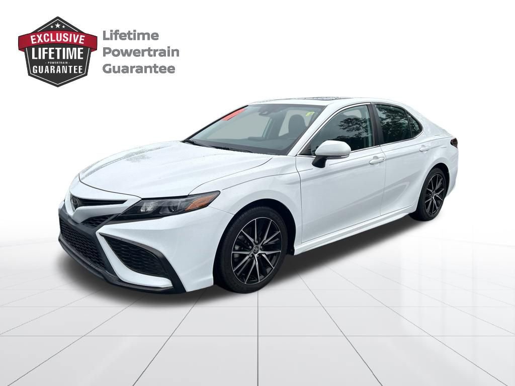 Used 2022 Toyota Camry SE w/ Audio Upgrade Package FWD image 1