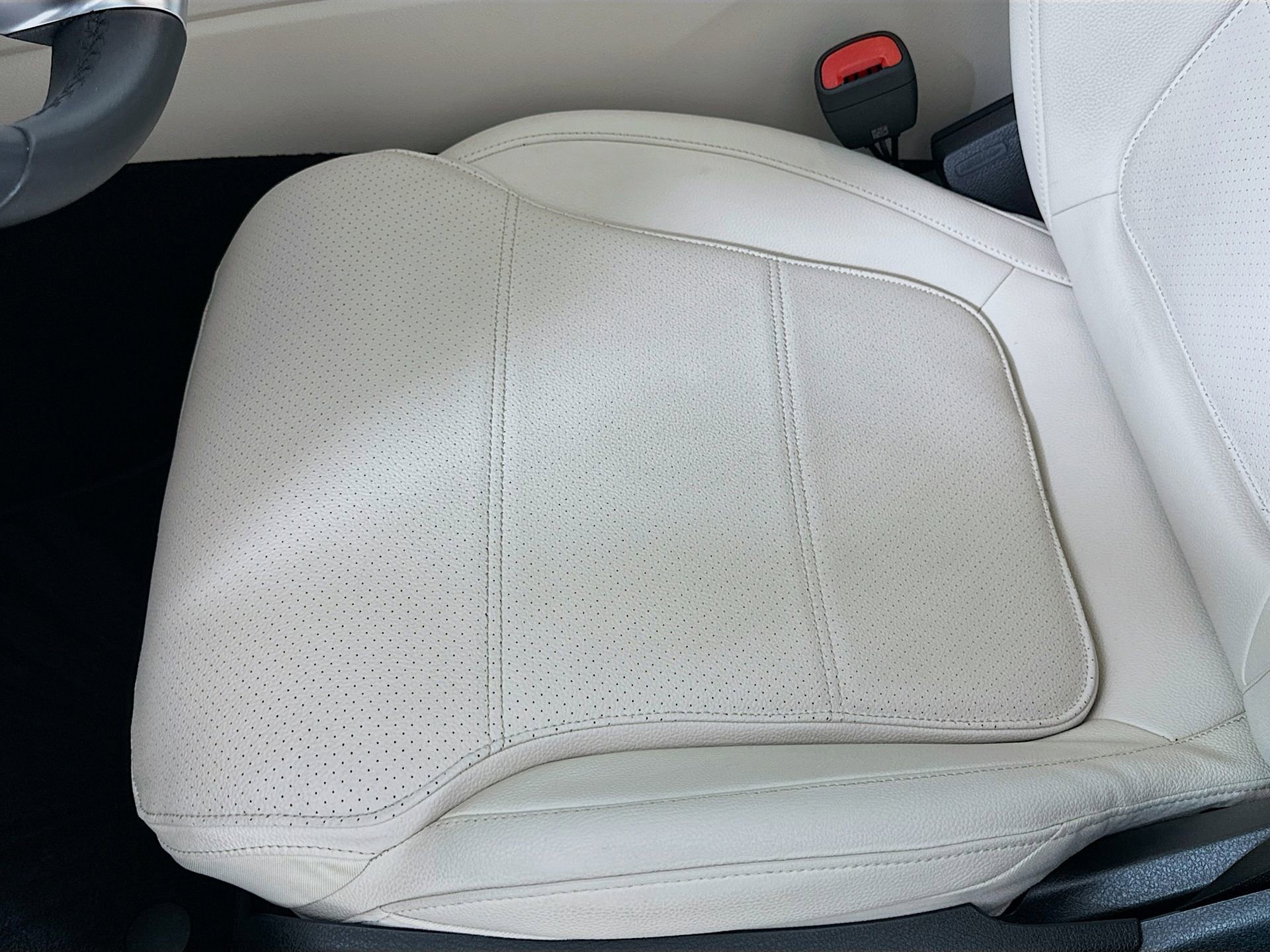 Certified 2025 Mercedes-Benz C 300 Sedan image 21