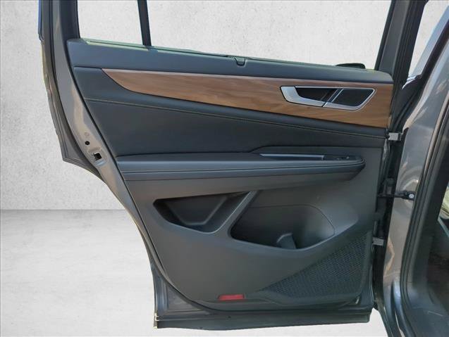 Used 2024 Volkswagen Atlas SE FWD image 17