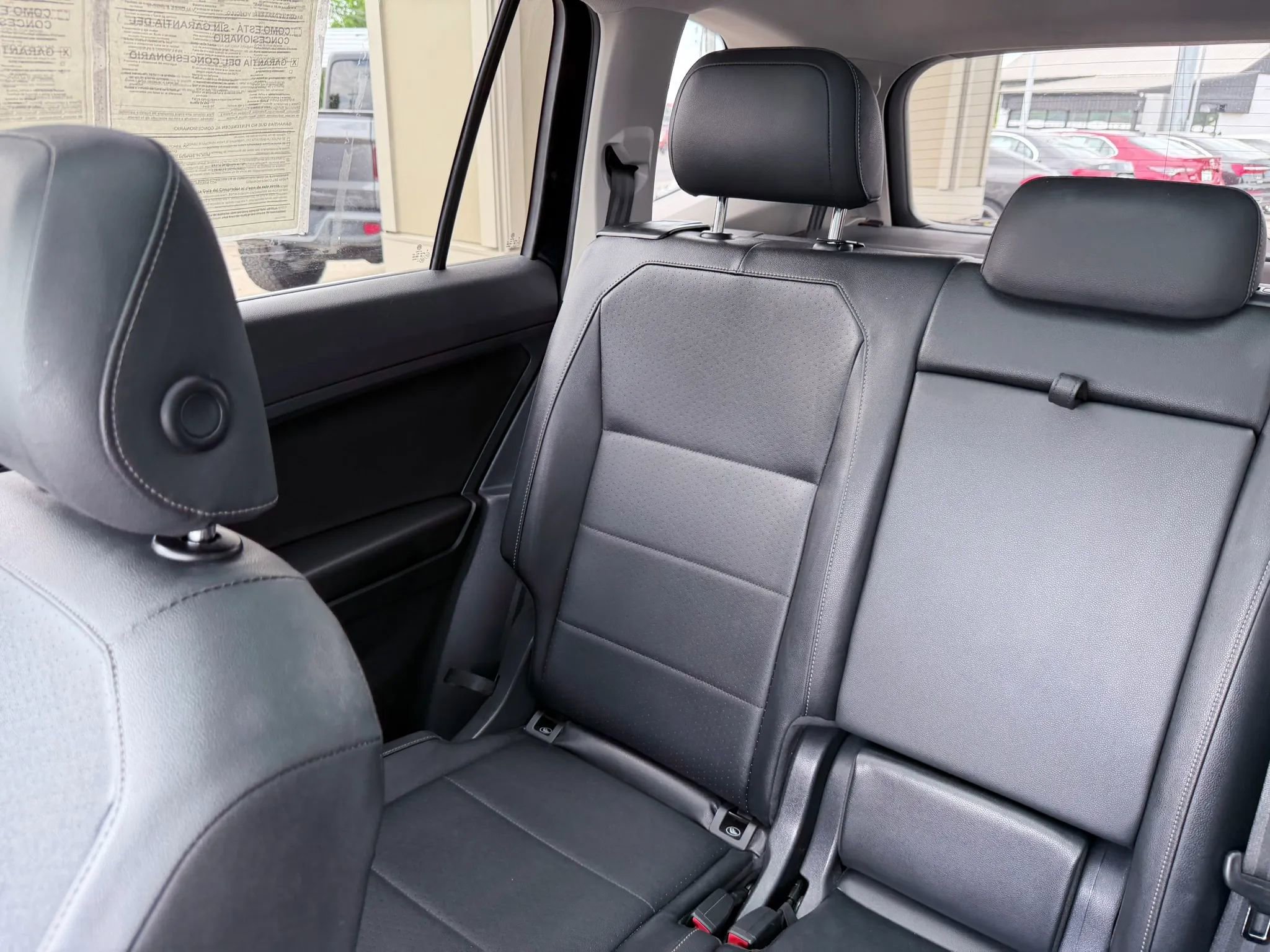 Used 2020 Volkswagen Tiguan SE w/ Panoramic Sunroof Package FWD image 30