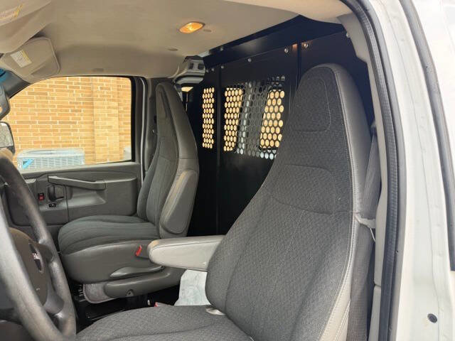 Used 2021 GMC Savana 2500 w/ Driver Convenience Package RWD image 12