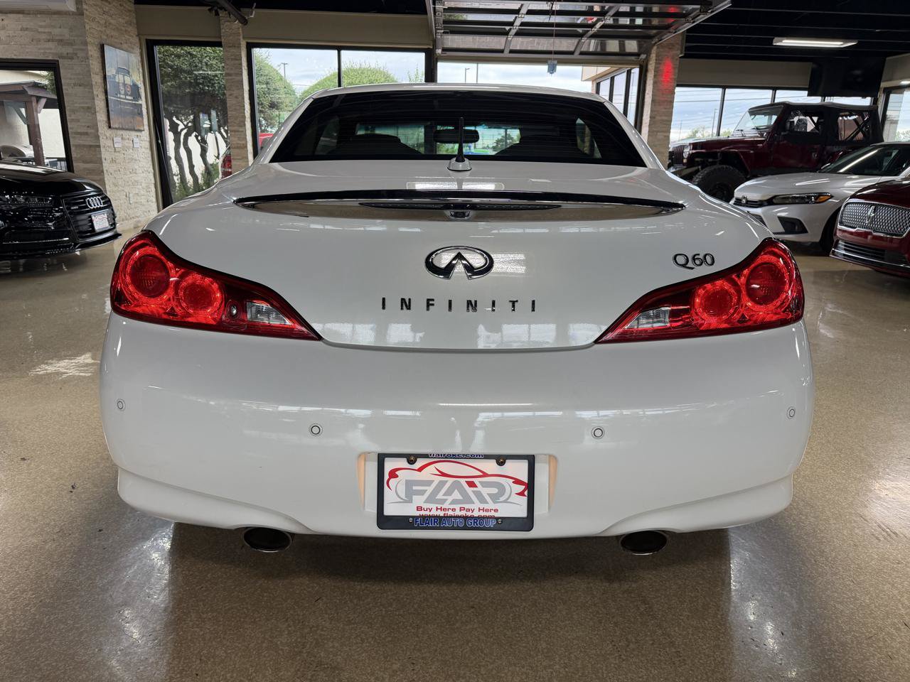 Used 2014 INFINITI Q60 Convertible w/ Premium Package RWD image 4