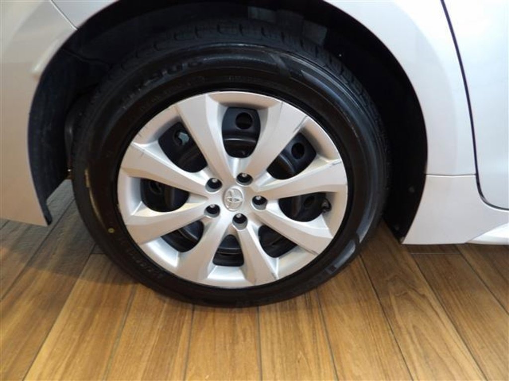 Used 2022 Toyota Corolla LE image 5