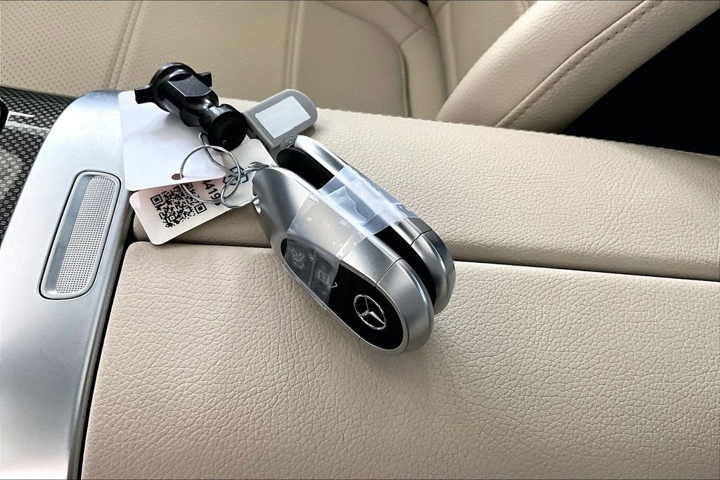 Used 2024 Mercedes-Benz GLC 300 image 35